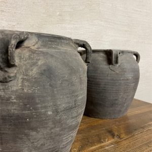 olsson jensen vintage antik antikt one of a kind urna kruka svart mörk inredningsdetaljer trend 2022