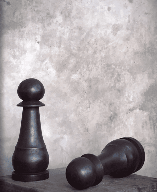 Chess Bonde farmer svart black schack Noori Objects inredning återförsäljare our story home 1