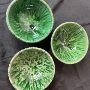 Grön skål grönsaker kök porslin tallrik skål mat matlaging handgjord keramik